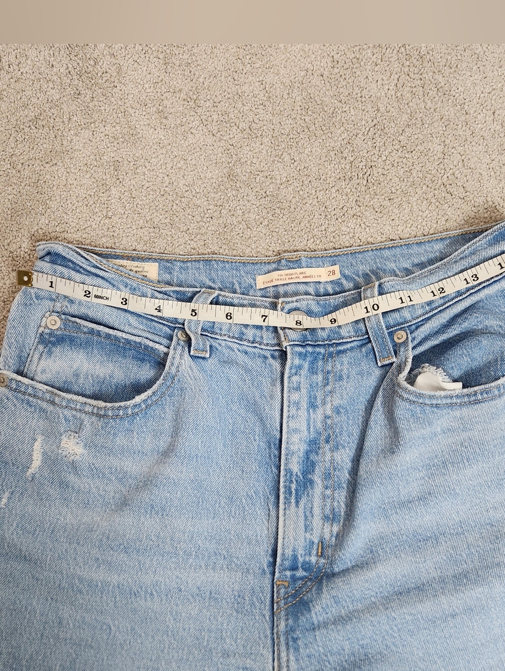 Levi's 70s Flare High Waisted Light Wash Denim Jeans Size 28W Fits Medium Large - Picture 9 of 16